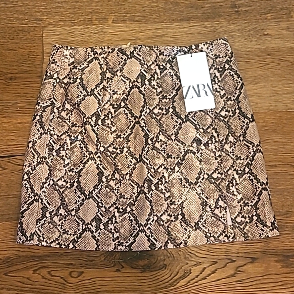 NWT Zara faux leather mini skirt
